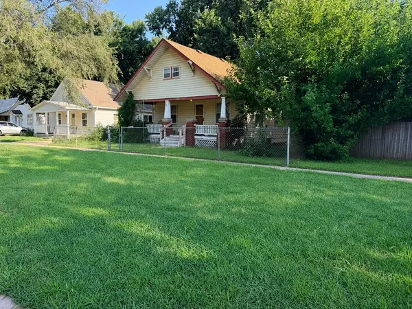406 W 3rd St, Newton, KS 67114