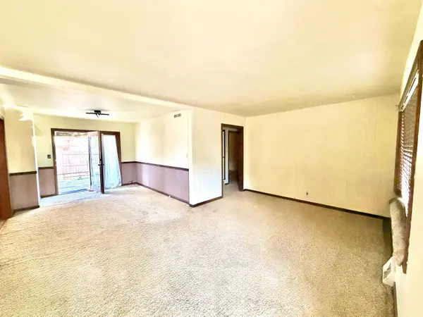 831 Vassar Dr, Salina, KS 67401
