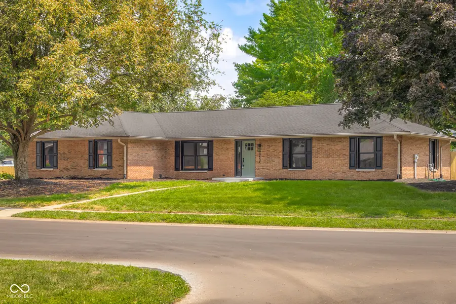 3635 Deerfield PL, Columbus, IN 47203