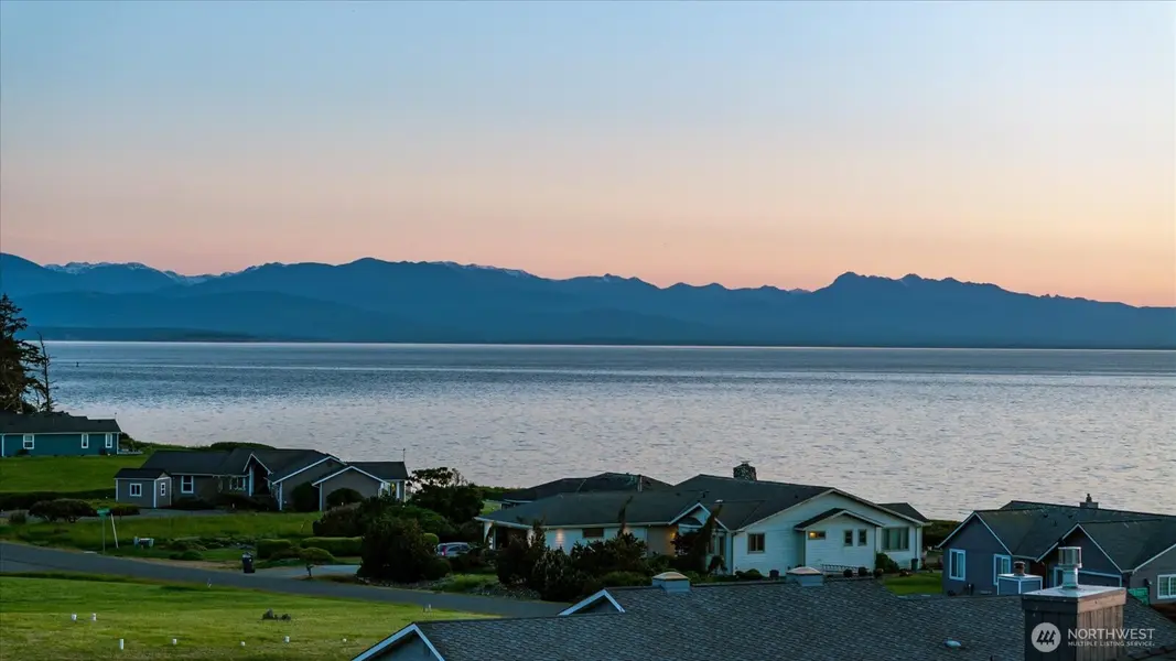 724 Hacienda DR, Coupeville, WA 98239