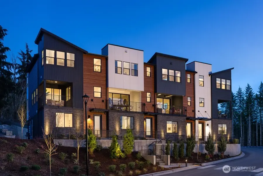10808 (HS 57) 120TH LN NE #B, Kirkland, WA 98033