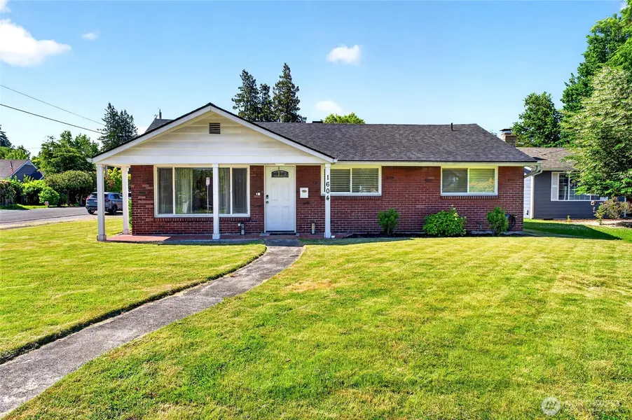 1604 W Pioneer AVE, Puyallup, WA 98371