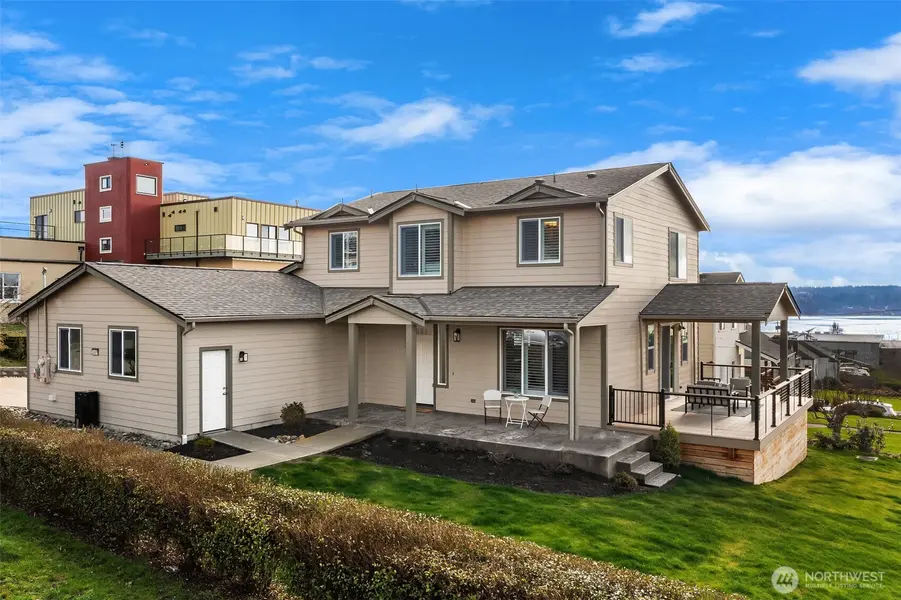 2401 E 16th ST, Bremerton, WA 98310