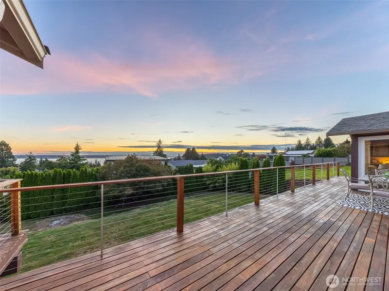 18631 2nd AVE SW, Normandy Park, WA 98166