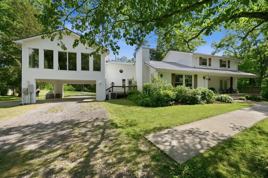 1125 Porter Rd, Burns, TN 37029