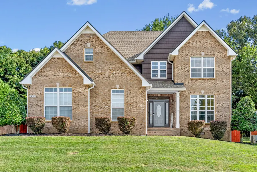 907 Terraceside Cir, Clarksville, TN 37040