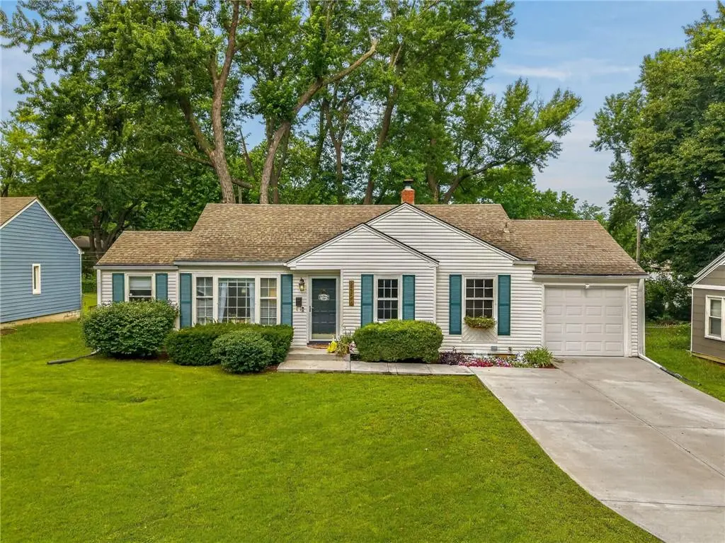 8326 Madison AVE, Kansas City, MO 64114