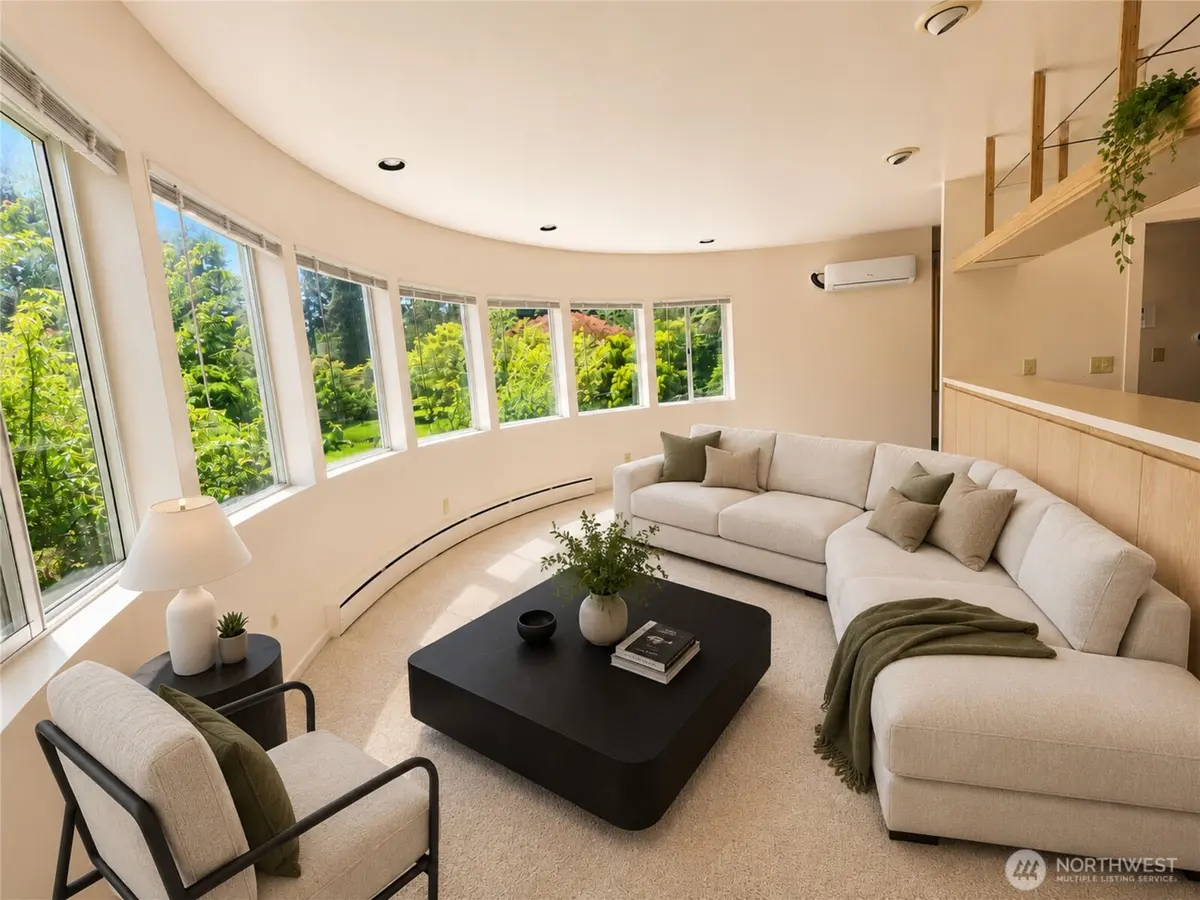 10336 NE Knight RD, Bainbridge Island, WA 98110