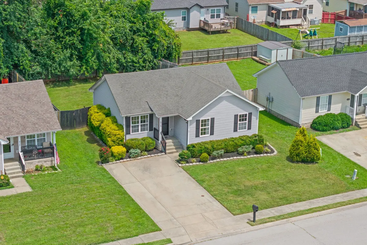 515 Oakmont Dr, Clarksville, TN 37042