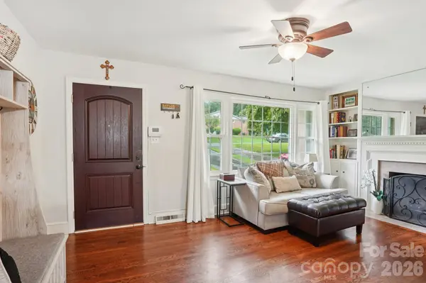 1527 Burnley RD, Charlotte, NC 28210