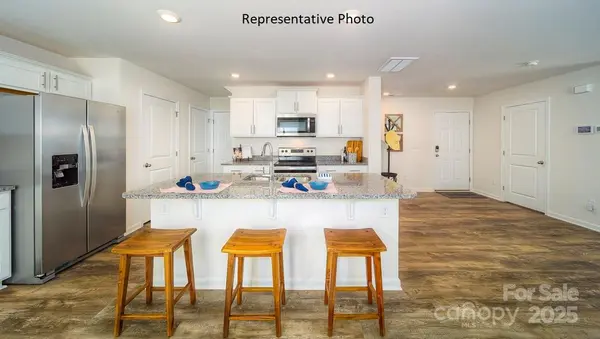 1410 Mammoth RD, Hickory, NC 28602