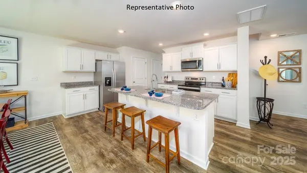 1410 Mammoth RD, Hickory, NC 28602