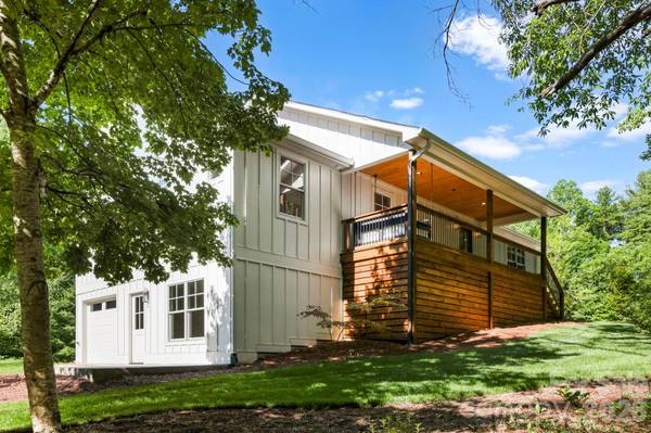 316 Big Raven LN, Saluda, NC 28773