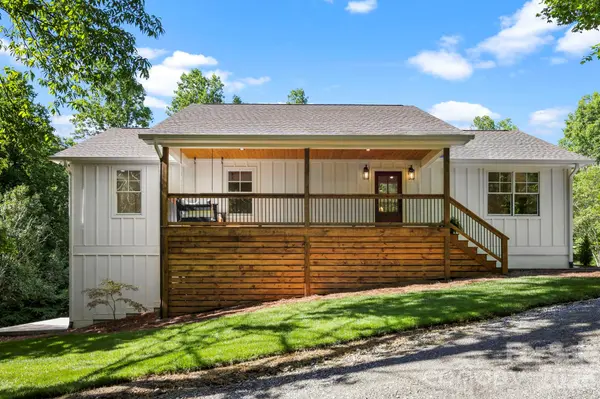 316 Big Raven LN, Saluda, NC 28773