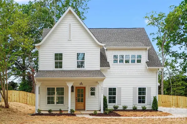 7925 Large Oak LN, Mint Hill, NC 28227