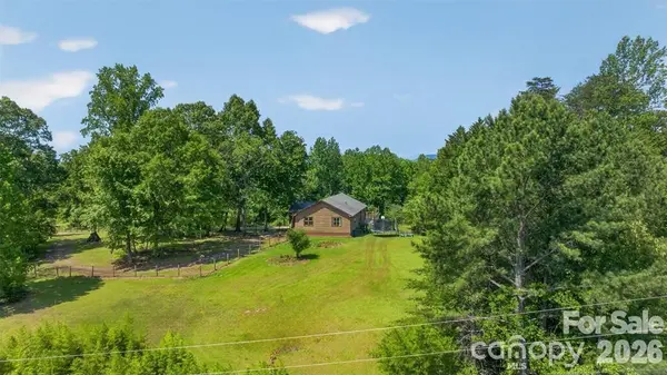 66 Misery Ridge TRL, Mill Spring, NC 28756