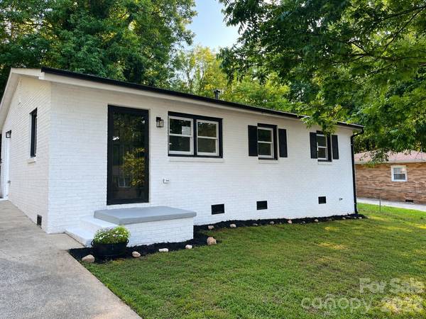 803 Dogwood DR, Dallas, NC 28034