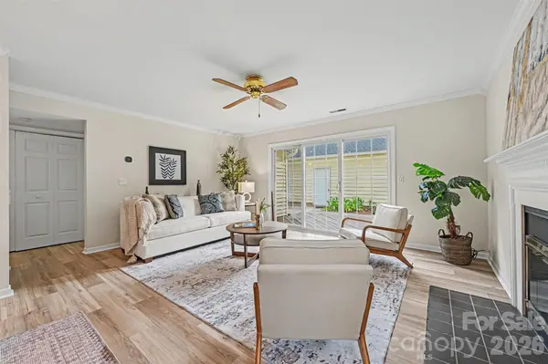 8834 Rittenhouse CIR, Charlotte, NC 28270
