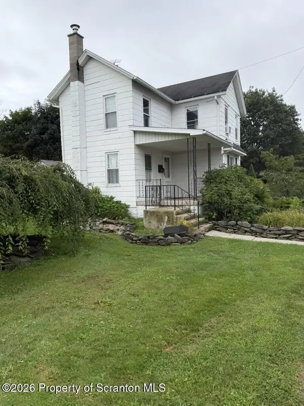400 Hudson ST, Mayfield, PA 18433