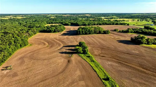 SE 321st RD, Leeton, MO 64761