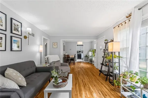 8326 Madison AVE, Kansas City, MO 64114