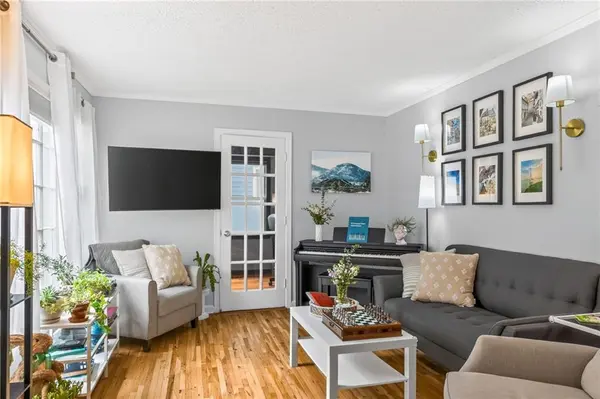8326 Madison AVE, Kansas City, MO 64114