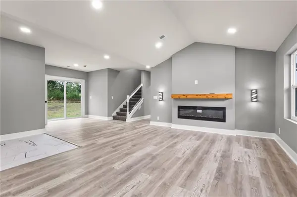 15905 W 289th ST, Paola, KS 66071
