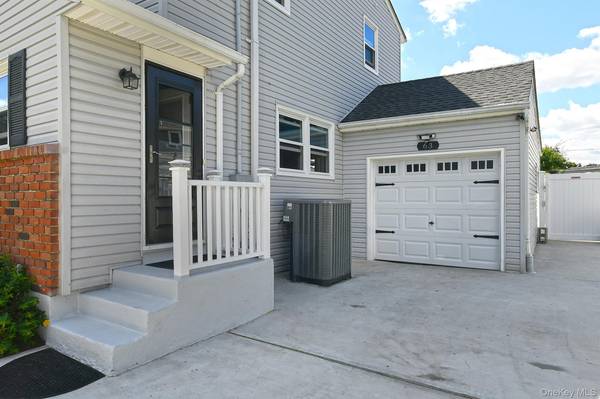 63 Michele TER, Massapequa Park, NY 11762