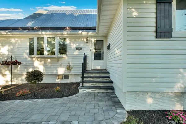 103 Queens AVE, West Babylon, NY 11704