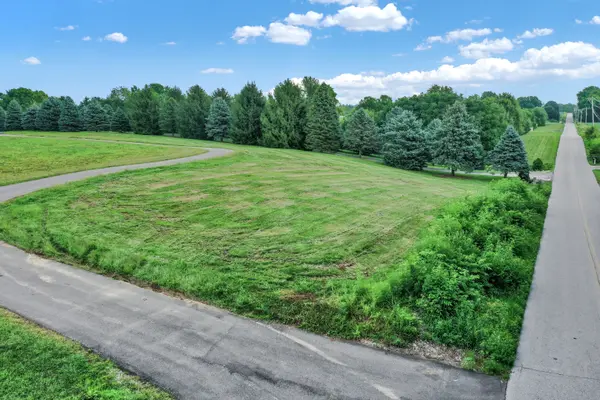 6684 Travis RD, Greenwood, IN 46143