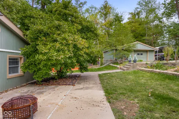 202 W Lakeview DR, Nineveh, IN 46164