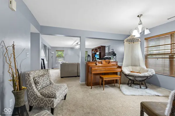 15556 Old Pond CIR, Noblesville, IN 46060