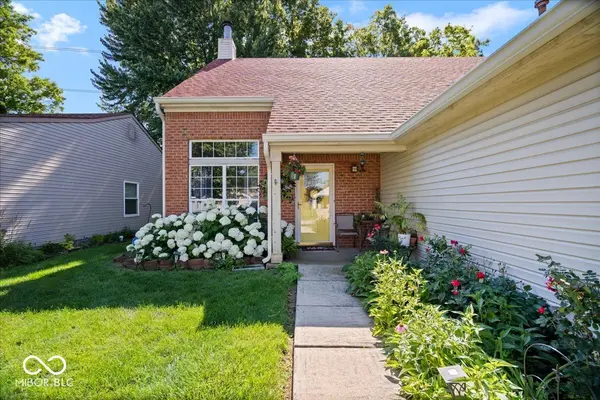 2261 Rolling Oak DR, Indianapolis, IN 46214