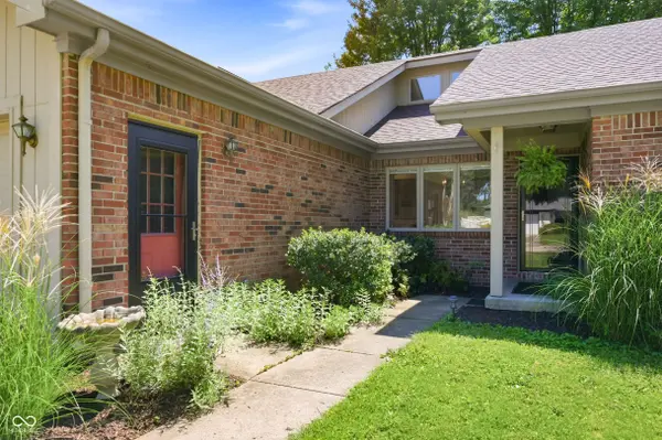305 Lake View DR, Greenfield, IN 46140