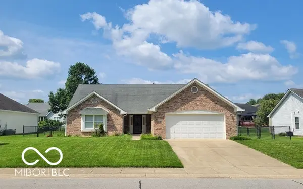 2974 Prairie Stream WAY, Columbus, IN 47203