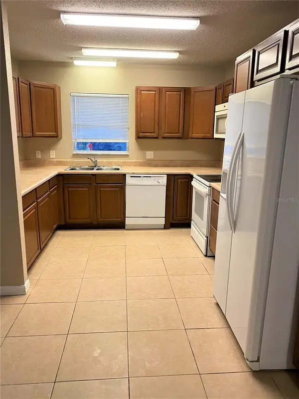 2431 NW 4TH TER #2431, Gainesville, FL 32609
