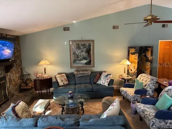 7561 HOLLY LAKE LN, New Port Richey, FL 34653