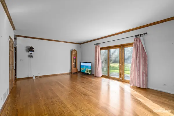7N242 Whispering TRL, St. Charles, IL 60175