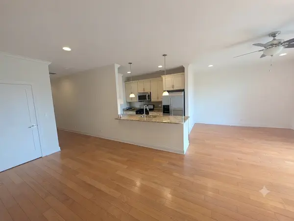 2352 W Byron ST #301, Chicago, IL 60618