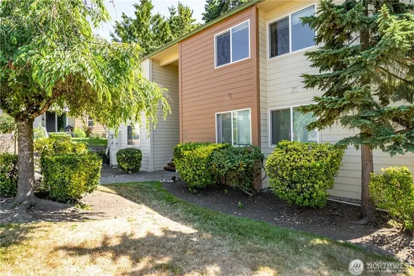 23629 112th Ave SE #E202, Kent, WA 98031