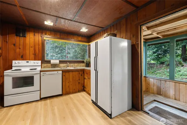 17426 SE 60th ST, Bellevue, WA 98006