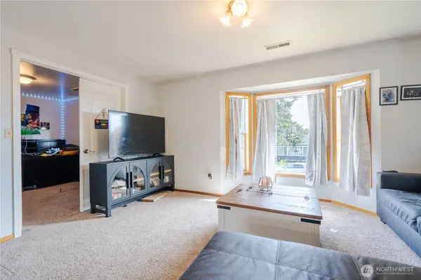 401 N 9th ST #A & B, Lynden, WA 98264