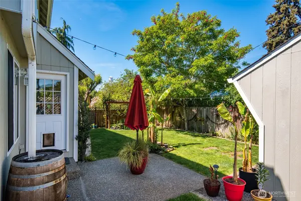 203 3rd ST NE, Yelm, WA 98597