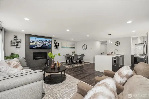 5643 16th AVE SW, Seattle, WA 98106