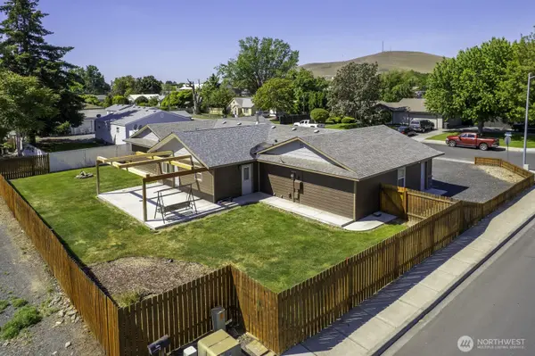 870 NW C ST, Ephrata, WA 98823