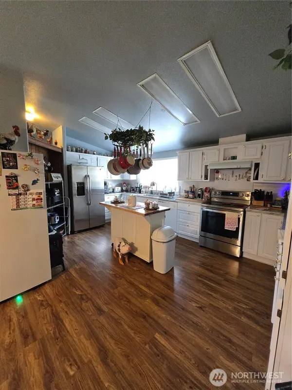 1466 Ferrier RD, Winlock, WA 98596