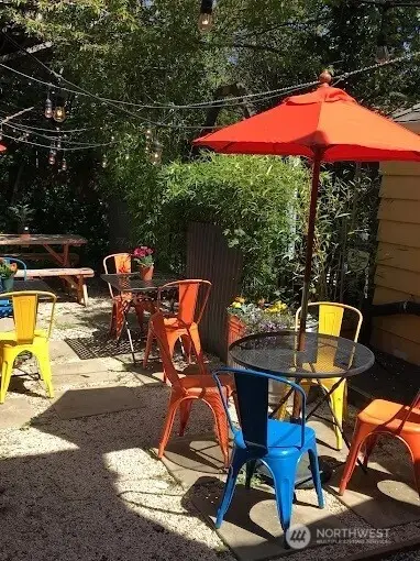 264 NE 45th, Seattle, WA 98105