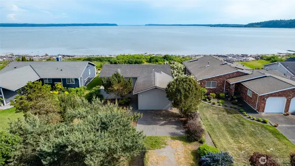 754 Livingston Bay Shore DR, Camano Island, WA 98282