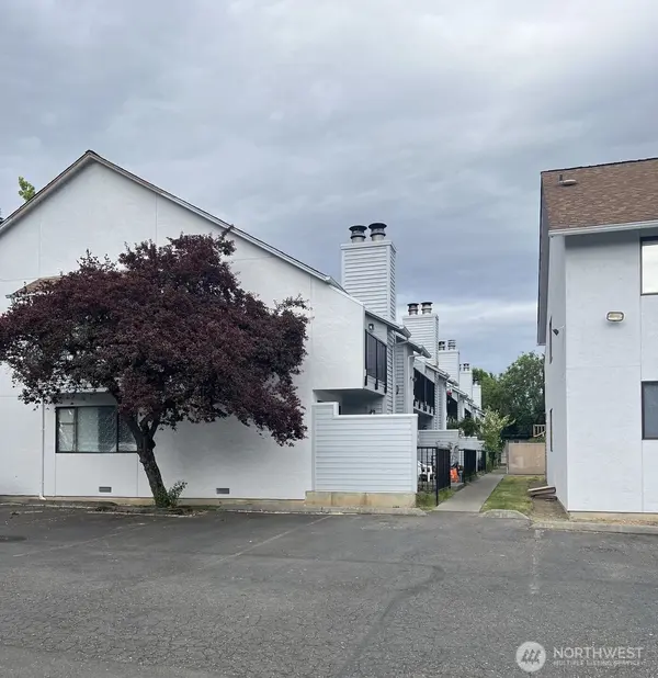 12434 Ambaum Blvd SW #106, Seattle, WA 98146