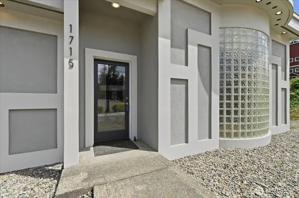 1715 Meridian AVE E, Edgewood, WA 98371